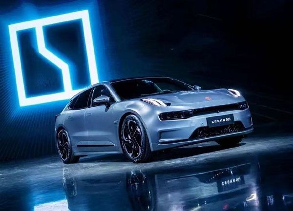 Od debutu CES k víťazstvu v púšti: Zeekr berie Blízky východ búrkou