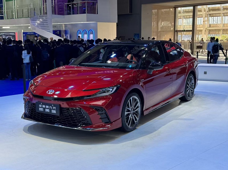 Voľba reputácie na trhu sedanov